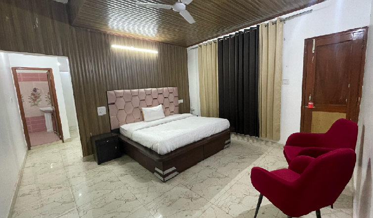 Hotel Golden Benchers | SUPER DELUXE ROOM